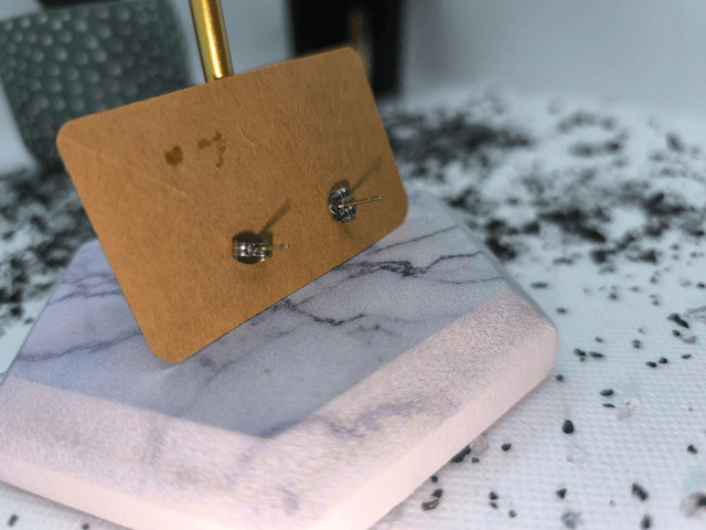 Petites boucles d'oreilles coeur blanc galaxy 