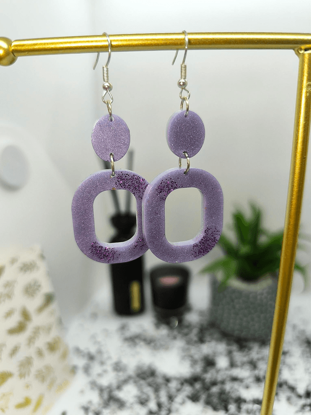 Boucles d'oreilles ovale pendante mauve nacré 