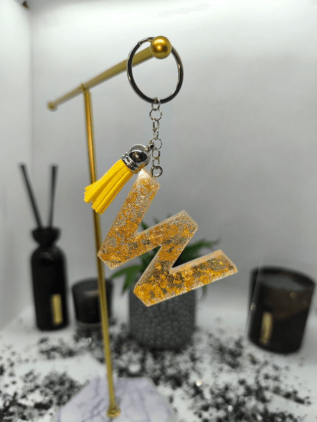 Porte clés initiale "W" doré et feuilles d'or 