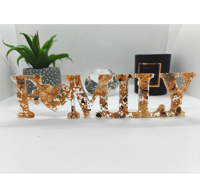 Décoration "FAMILY" feuilles bronze et fleurs séchées 