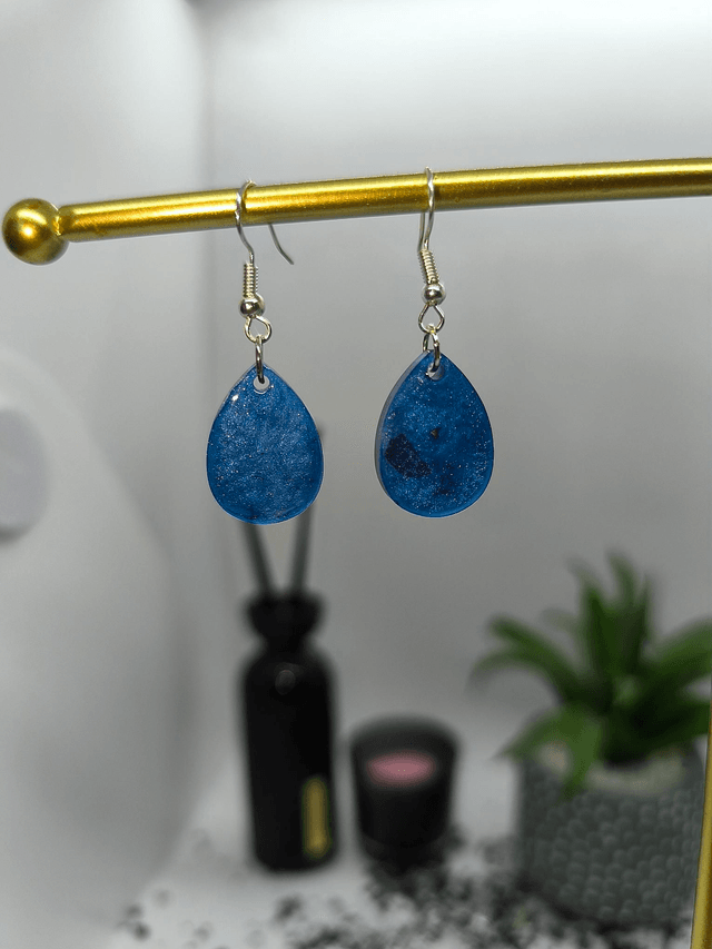 Boucles d'oreilles goutte bleu foncé nacré (pétales de rose) 