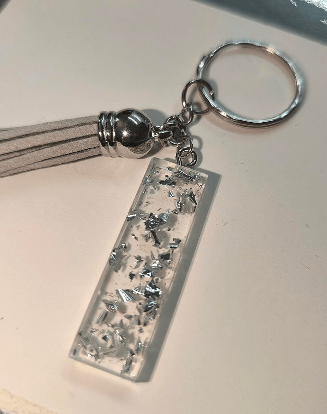 Porte clés initiale "I" feuilles argentées 