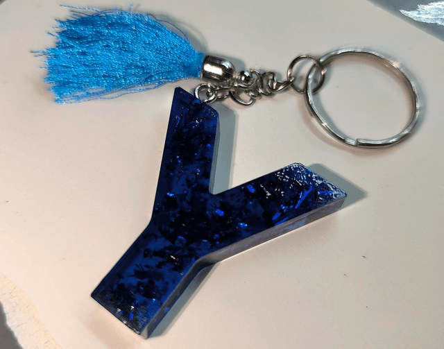 Porte clés initiale "Y" bleu nuit et feuilles bleu 