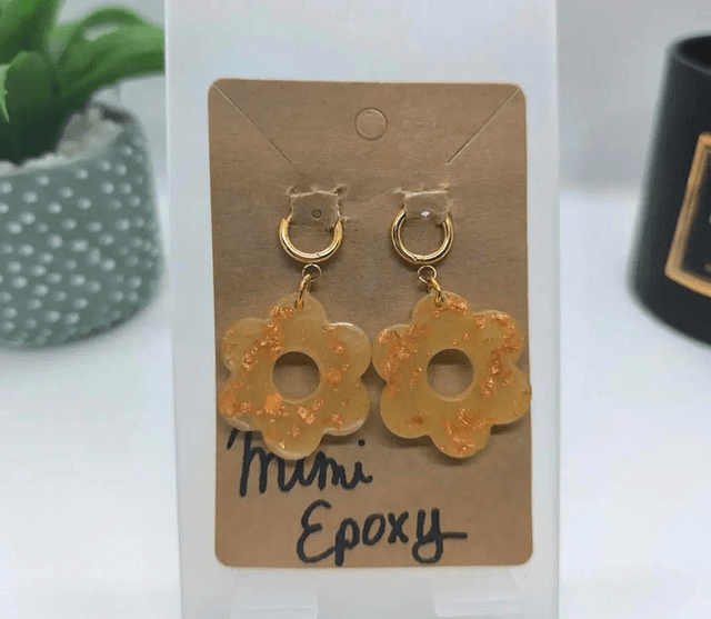 Boucles d'oreilles fleur dorée 