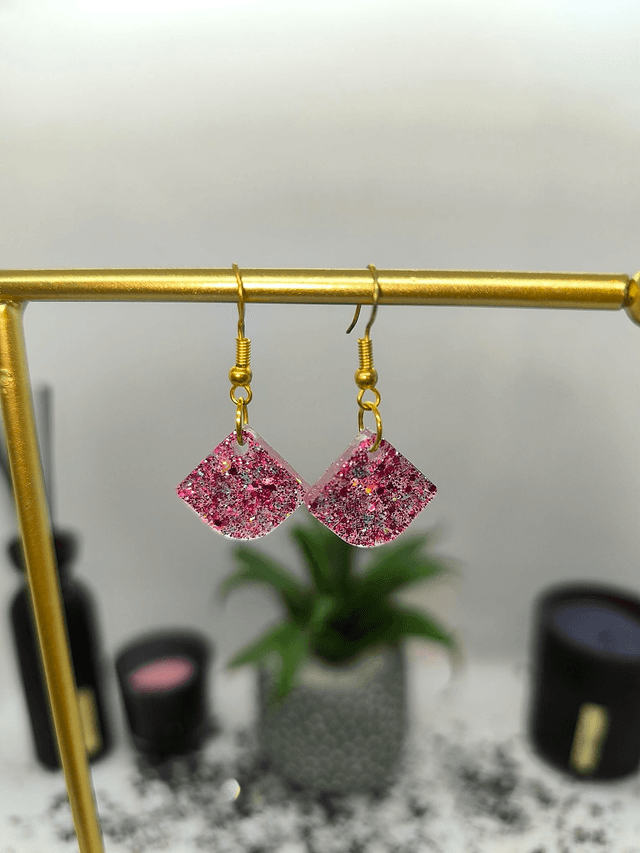 Boucles d'oreilles triangle rose pailletté 