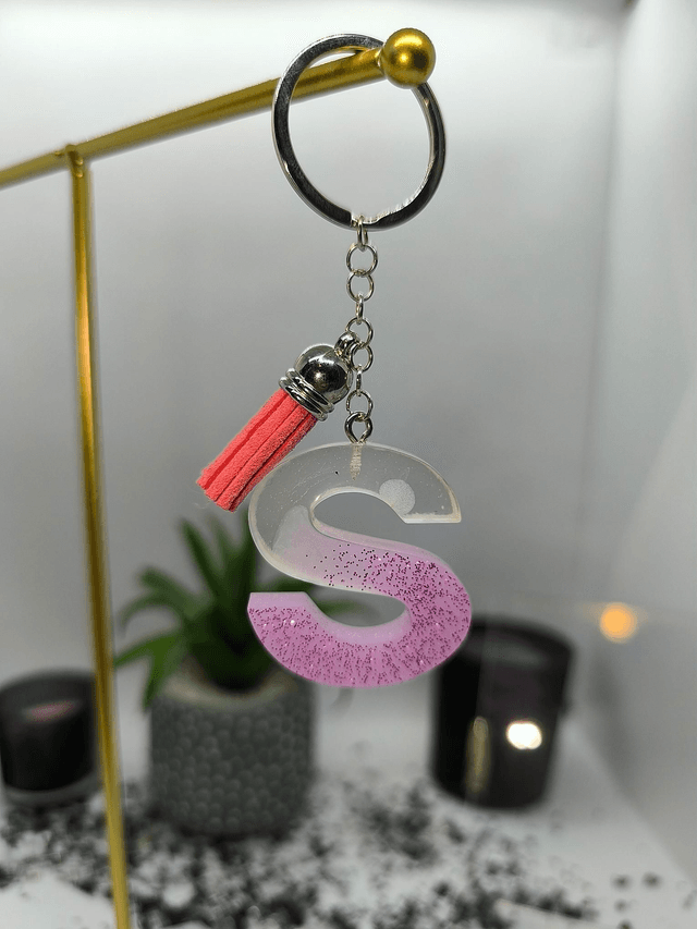 Porte clés initiale "S" transparent et rose pailletté 