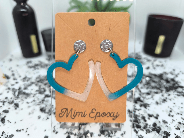 Boucles d'oreilles coeur bleu canard et blanc nacré 