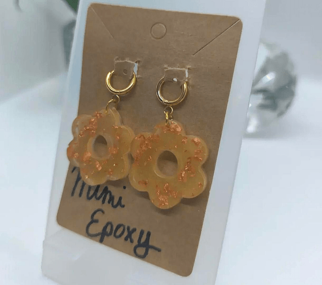 Boucles d'oreilles fleur dorée 