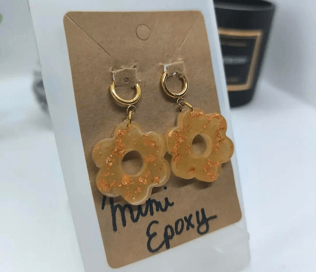 Boucles d'oreilles fleur dorée 