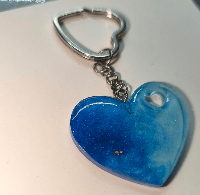 Porte clés coeur bicolore bleu 