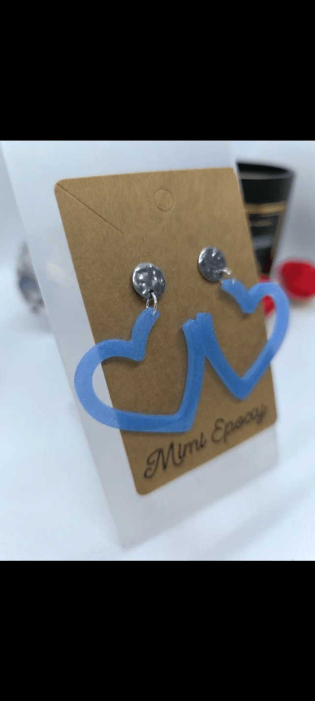 Boucles d'oreilles coeur bleu ciel nacré 