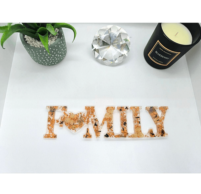 Décoration "FAMILY" feuilles bronze et fleurs séchées 