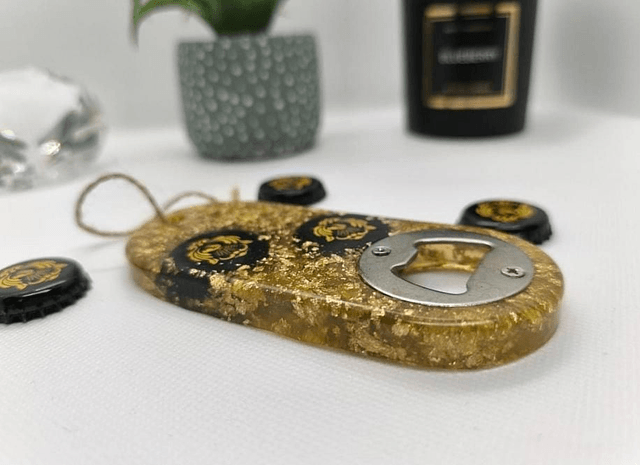 Décapsuleur avec incrustation feuilles d'or 