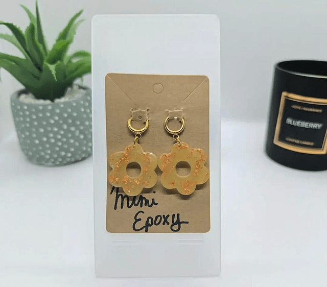 Boucles d'oreilles fleur dorée 