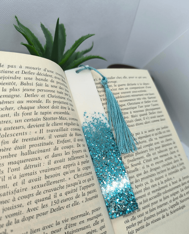 Marque page bicolore turquoise pailleté et blanc 