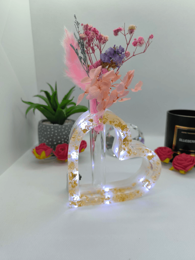 Vase coeur lumineux feuilles d'or 