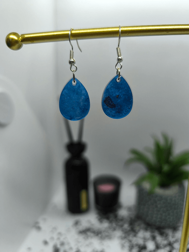 Boucles d'oreilles goutte bleu foncé nacré (pétales de rose) 
