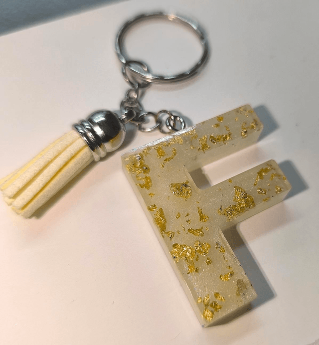 Porte clés initiale "F" blanc nacré et feuilles d'or 