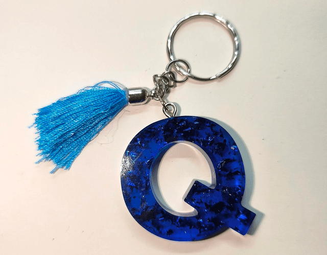Porte clés initiale &quot;Q&quot; bleu nuit et feuilles bleu 