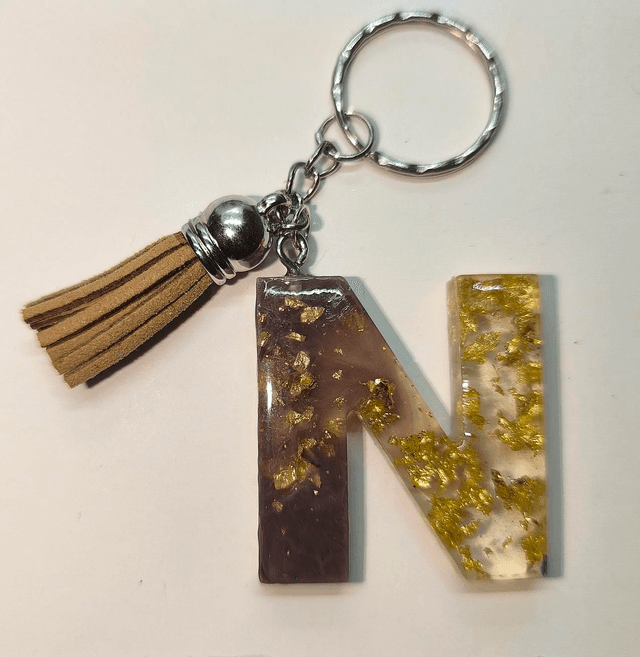 Porte clés initiale &quot;N&quot; marron et feuilles d&#039;or 