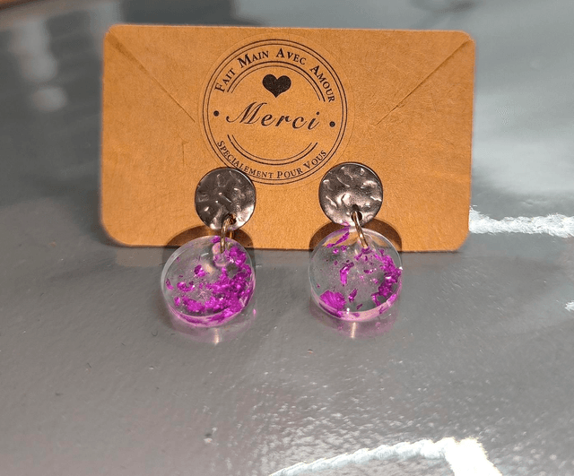 Boucles d&#039;oreilles ronde transparent mauve 