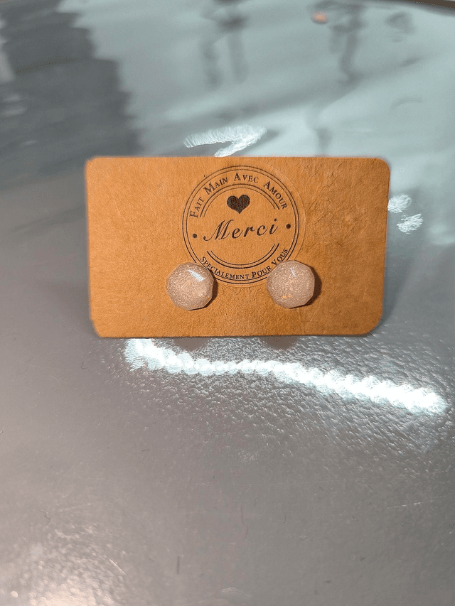Petites boucles d&#039;oreilles ronde blanc galaxy 