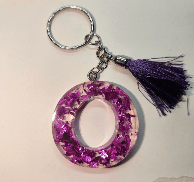 Porte clés initiale &quot;O&quot; feuilles rose fuschia 